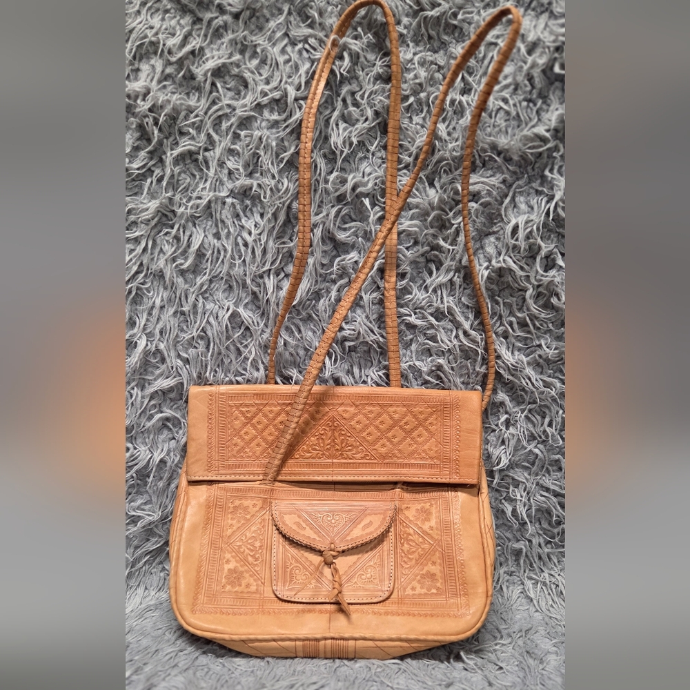 Elegant Tan Leather Handbag